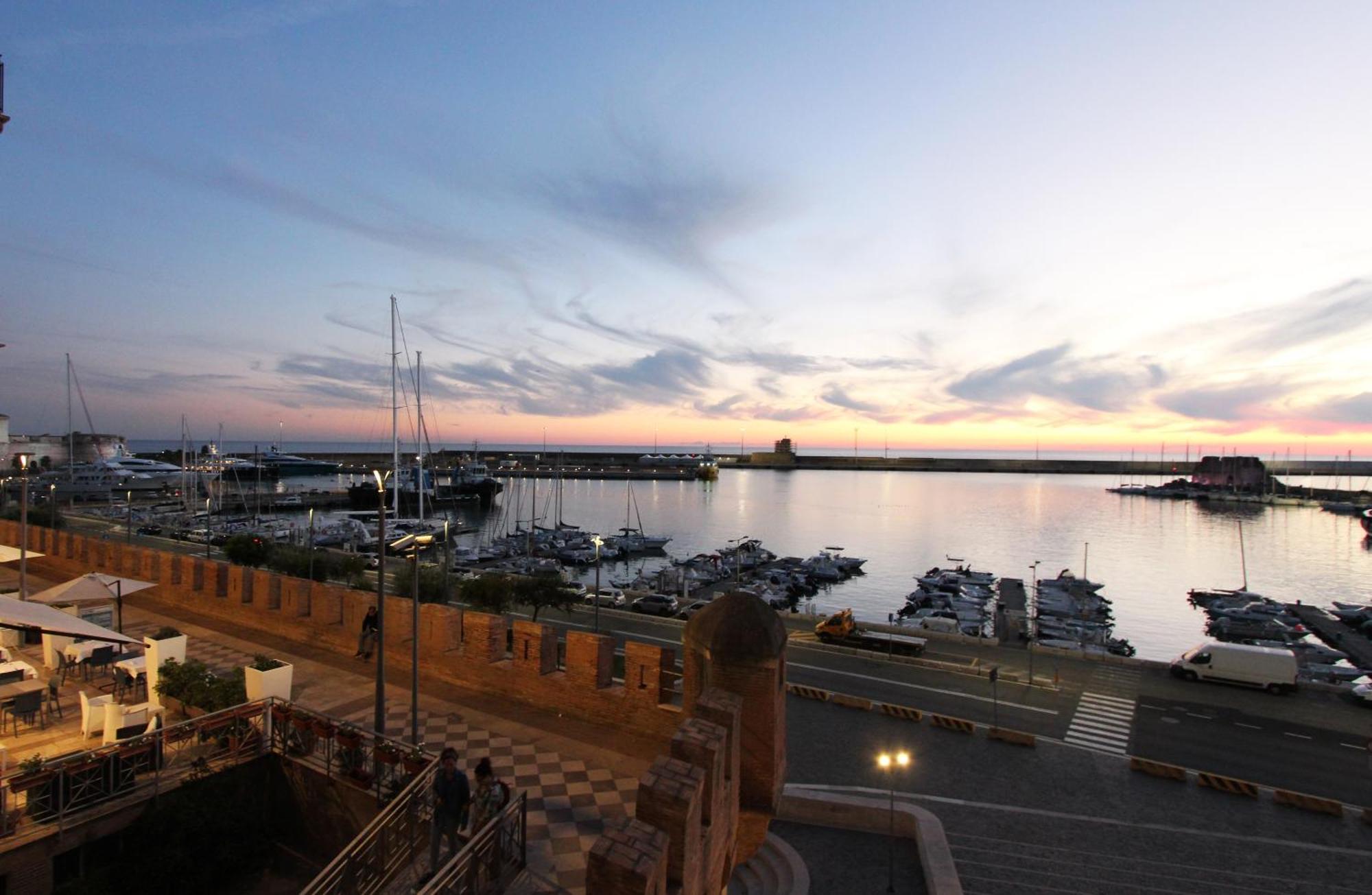 La Dolce Vita Civitavecchia Ngoại thất bức ảnh